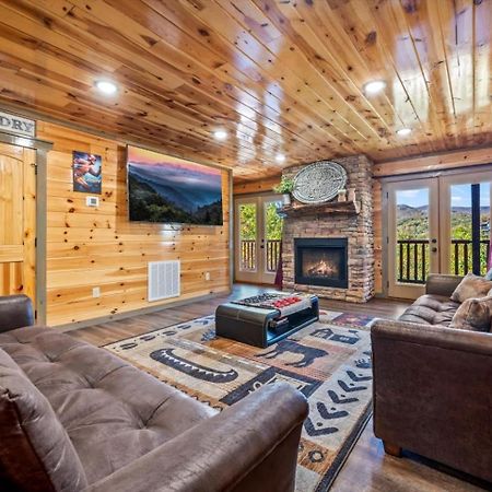 Indoor Pool, Volleyball Beach, Mountain View, Luxury Гатлинбург Экстерьер фото