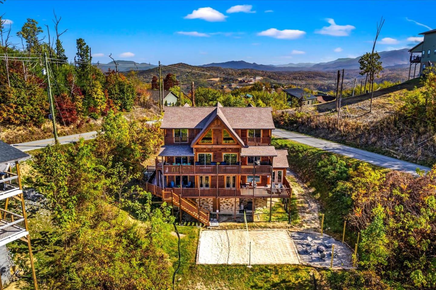 Indoor Pool, Volleyball Beach, Mountain View, Luxury Гатлинбург Экстерьер фото
